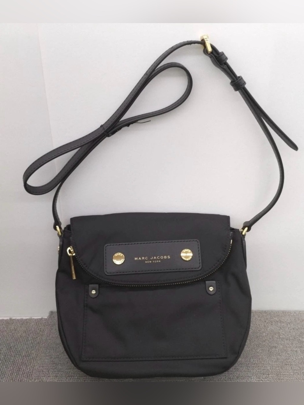 MARC JACOBS  BLACK PREPPY NATASHA NYLON WOMENS MINI CROSSBODY BAG